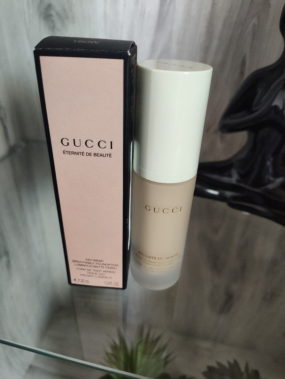 Gucci Éternité De Beauté Longwear Foundation - Fair 180W